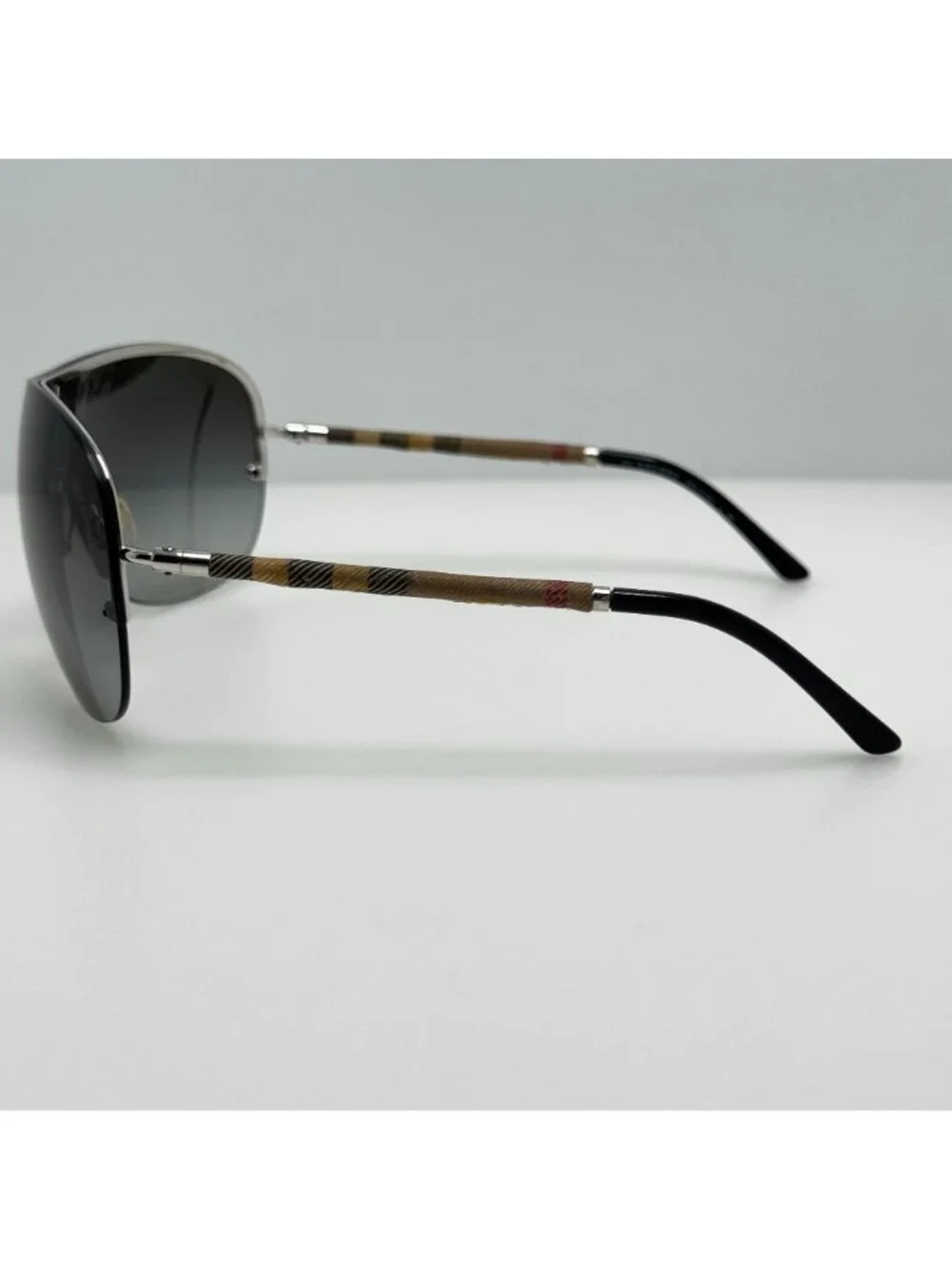 Burberry Sunglasses B 3063 1005/8G Italy 3N 125